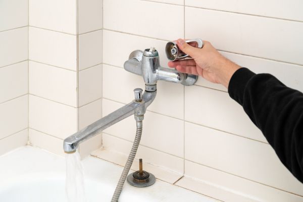 Leaky Bathtub Repair in Mckinney